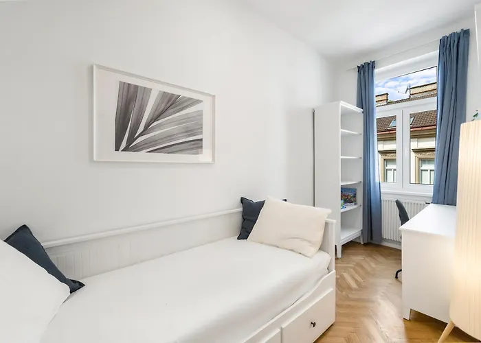 Bright&quiet Apartments, Just 10 Minutes To U4, U6&schönbrunn Palace Apartment