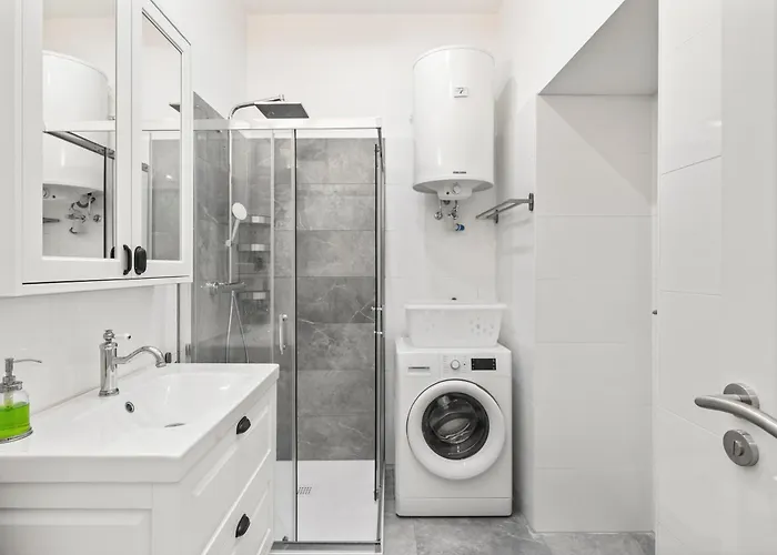 Bright&quiet Apartments, Just 10 Minutes To U4, U6&schönbrunn Palace Apartment
